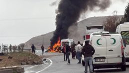 Batman'da Feci Kaza: Ref&uuml;je &Ccedil;arpan Otomobil Alev Topuna D&ouml;nd&uuml;! 2 Yaralı