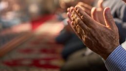 BAYRAM NAMAZI NASIL KILINIR, KA&Ccedil; REKATTIR? İşte, Diyanet'e g&ouml;re adım adım bayram namazı kılınışı!