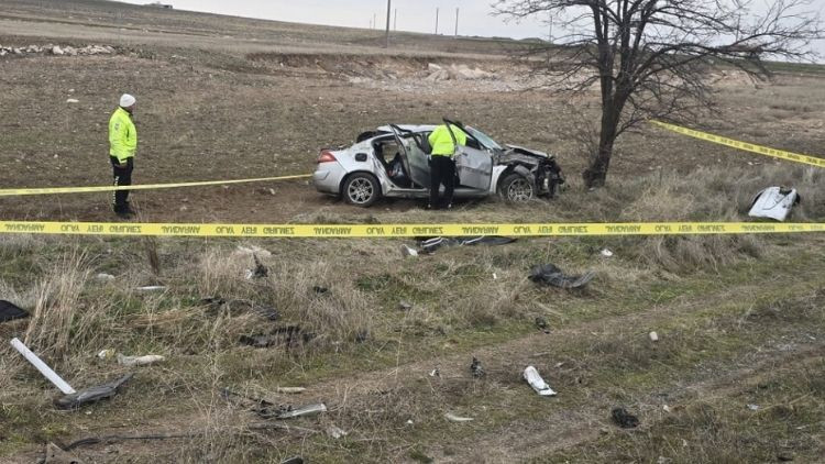 Bayram Tatili Yolunda Feci Kaza: Baba Hayatını Kaybetti, Eşi ve 4 Oğlu Yaralandı