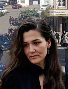 Biyoloji &ouml;ğretmeni Fatma Nur &Ccedil;elik bı&ccedil;aklı saldırıda hayatını kaybetti!