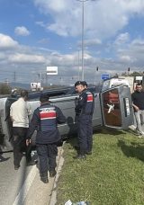 Bolu'da kamyonla otomobil &ccedil;arpıştı: 6'sı &ccedil;ocuk 9 kişi yaralandı