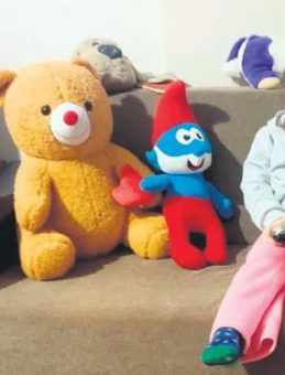 Burnunda tırnak makası zinciriyle 2 yıl yaşamış