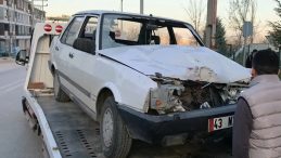 Bursa'da otomobil park halindeki tırın altına girdi: 1 yaralı