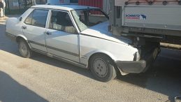 Bursa&rsquo;da Otomobil Park Halindeki Tırın Altına Girdi: 1 Kişi Yaralandı