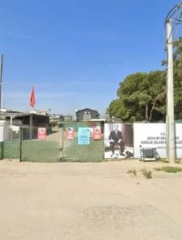 A&ccedil; bırakılan k&ouml;peklerin birbirini yediği barınakta bir skandal daha