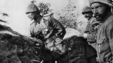 &Ccedil;anakkale Zaferi&rsquo;ne g&ouml;rkemli kutlama&hellip; 111 yıl sonra aynı gurur aynı ruhla
