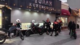 &Ccedil;anakkale'de Akılalmaz Y&ouml;ntemle Dev Vurgun: Kuyumcuda İmitasyon Altın Oyunu! Tutuklama sonrası Acil Villa…