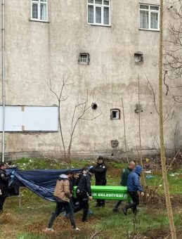 &Ccedil;atıdan D&uuml;şen Gen&ccedil; Hayatını Kaybetti