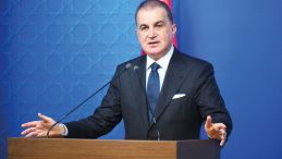 &Ccedil;elik: T&uuml;rkiye Ateşten Uzak Duracak