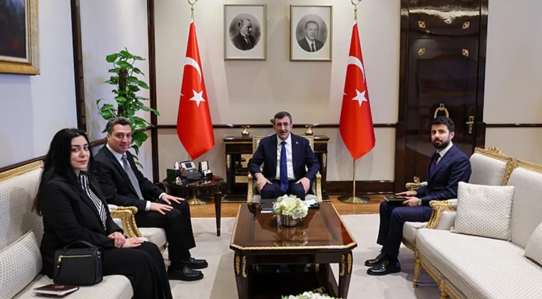 Cevdet Yılmaz, 4 &Uuml;lkenin B&uuml;y&uuml;kel&ccedil;isini Kabul Etti