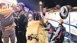 Cezaevi Nakil Ara&ccedil;ları Kaza Yaptı: 33 Yaralı