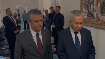 CHP lideri &Ouml;zel, B&uuml;lent Arın&ccedil;'ı ziyaret etti