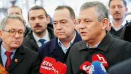 CHP lideri &Ouml;zg&uuml;r &Ouml;zel: İran&rsquo;ın istikrarsızlığı T&uuml;rkiye i&ccedil;in tehdit