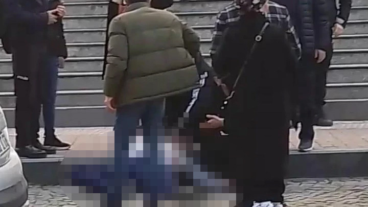 Cinsel saldırıyla su&ccedil;ladığı kişiyi duruşma &ccedil;ıkışı kalbinden bı&ccedil;aklayarak &ouml;ld&uuml;rm&uuml;şt&uuml;! İlk ifadesi ortaya &ccedil;ıktı