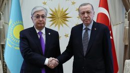 Cumhurbaşkanı Erdoğan, Kazakistan Cumhurbaşkanı Tokayev ile g&ouml;r&uuml;şt&uuml;