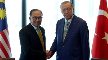Cumhurbaşkanı Erdoğan, Malezya Başbakanı Enver İbrahim ile g&ouml;r&uuml;şt&uuml;