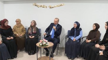 Cumhurbaşkanı Erdoğan &uuml;niversite &ouml;ğrencileri ile bir araya geldi