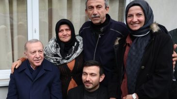 Cumhurbaşkanı Erdoğan'dan Baba Ocağında Bayram Ziyareti