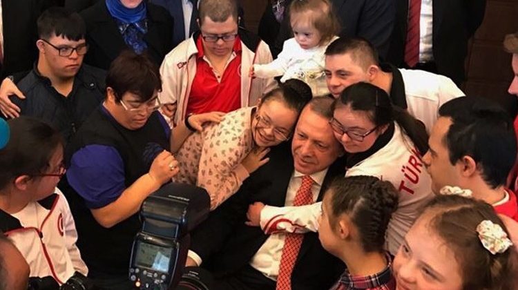 Cumhurbaşkanı Erdoğan'dan Down Sendromu Farkındalık G&uuml;n&uuml; mesajı