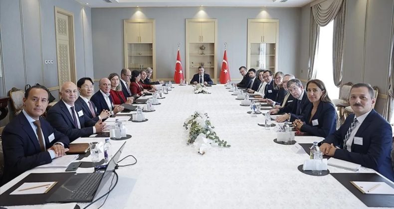 Cumhurbaşkanı Yardımcısı Yılmaz, Avrupa İmar ve Kalkınma Bankası Başkanı Renaud-Basso ile g&ouml;r&uuml;şt&uuml;