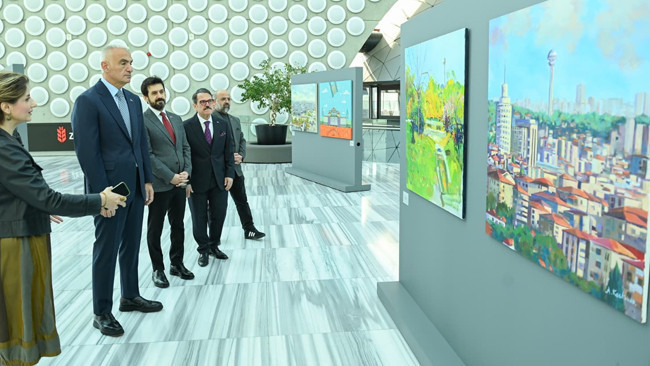 Cumhuriyetin başkenti Ankara&rsquo;nın hafızası tuvale taşındı