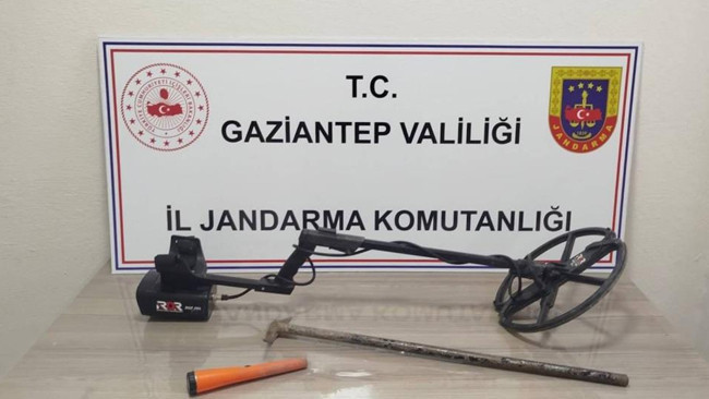 Define bulmak i&ccedil;in ka&ccedil;ak kazı yaptılar: Su&ccedil;&uuml;st&uuml; yakalandılar