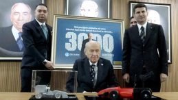 Devlet Bah&ccedil;eli, &Uuml;lk&uuml; Ocakları'nın Yarış Arabalarına İsim Verdi!