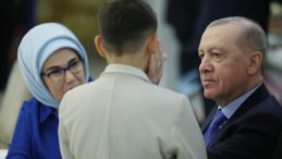 Devlet himayesindeki &ccedil;ocuklardan Cumhurbaşkanı Erdoğan'a doğum g&uuml;n&uuml; kutlaması