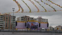 Diyarbakır'da nevruz ateşi i&ccedil;in 5 ton odun yakılacak