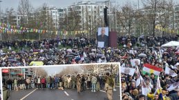 Diyarbakır'daki Nevruz Kutlamalarına &Ccedil;ok Sayıda Kişi Katıldı