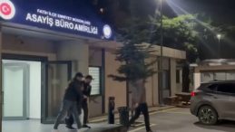 D&ouml;viz B&uuml;rosunda Silahlı Soygun Girişimi Kamerada