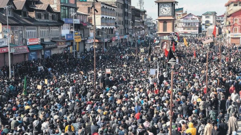 D&uuml;nya Ayağa Kalktı