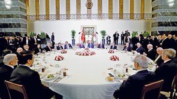 D&uuml;nya Kritik Bir D&ouml;nemden Ge&ccedil;iyor