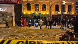 Eğlence mekanına silahlı saldırı: 2 &ouml;l&uuml;, 3 yaralı