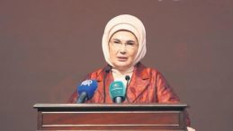 Emine Erdoğan Kadir Gecesi&rsquo;ni Tebrik Etti
