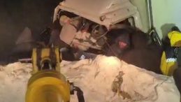 Erzurum'da İki Kamyonet &Ccedil;arpıştı: 1 S&uuml;r&uuml;c&uuml; &Ouml;ld&uuml;