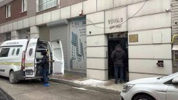 Eşini boğarak &ouml;ld&uuml;ren ve 7&rsquo;nci kattan atlayıp yaralanan ş&uuml;pheli tutuklandı