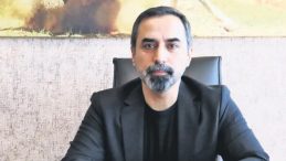 Eşinin canına kıydığını iddia etti, h&acirc;kim &lsquo;cinayet&rsquo; dedi