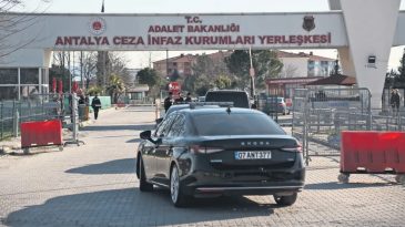 Eski Başkan Cezaevinde