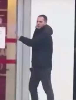 Eski &ccedil;alışan, banka m&uuml;d&uuml;r&uuml;n&uuml; rehin aldı