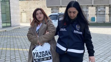 Eski sevgilisinin kız arkadaşını bı&ccedil;akla y&uuml;z&uuml;nden yaraladı