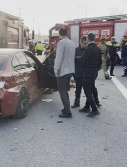 Ey&uuml;psultan'da Zincirleme Kaza: 1 &Ouml;l&uuml;, 1 Yaralı, İki Ş&uuml;pheli G&ouml;zaltına Alındı