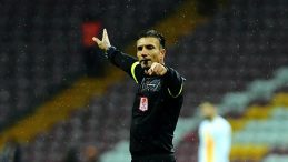 Fatih Karag&uuml;mr&uuml;k – Fenerbah&ccedil;e ma&ccedil;ının VAR&rsquo;ı a&ccedil;ıklandı!