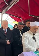 Fatih'te &Ccedil;&ouml;ken Binalarda Hayatını Kaybeden Kadın Son Yolculuğuna Uğurlandı