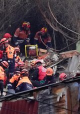 Fatih&rsquo;te İki Bina &Ccedil;&ouml;kt&uuml;: Mahalle Sakinleri Yaşadıklarını Anlattı