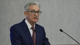 Fed Başkanı Powell&rsquo;dan Volcker vurgusu: Enflasyonla m&uuml;cadelede kararlılık rehberi olmayı s&uuml;rd&uuml;r&uuml;yor
