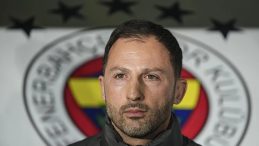 Fenerbah&ccedil;e'de Domenico Tedesco M&uuml;şahede Altına Alındı