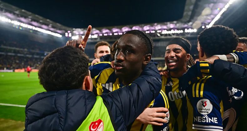 Fenerbahçe'den Süper Lig'de 2 Hafta Sonra Galibiyet!