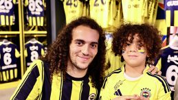 Fenerbah&ccedil;eli futbolcular Guendouzi, Nene ve Cherif, taraftarlarla buluştu