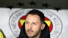 Fenerbah&ccedil;e&rsquo;de Domenico Tedesco&rsquo;dan Fatih Karag&uuml;mr&uuml;k Ma&ccedil;ı S&ouml;zleri!